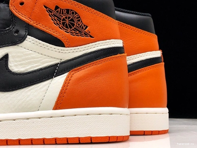 Off-Louis Air AQ0818-158 AJ1 x OW 1 Jordan 0925